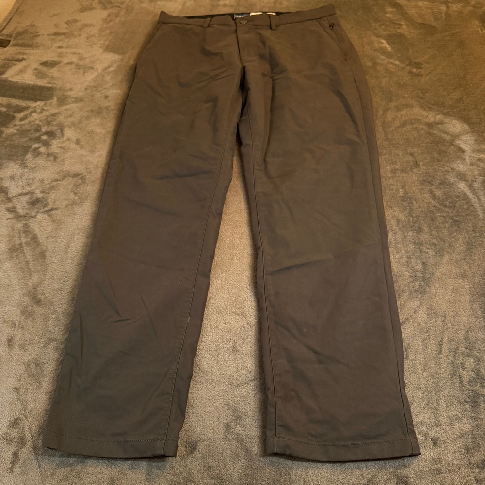 Old Navy Ultimate Tech Straight Built Flex Pants Charcoal Gray Fits Mens 32x28"
